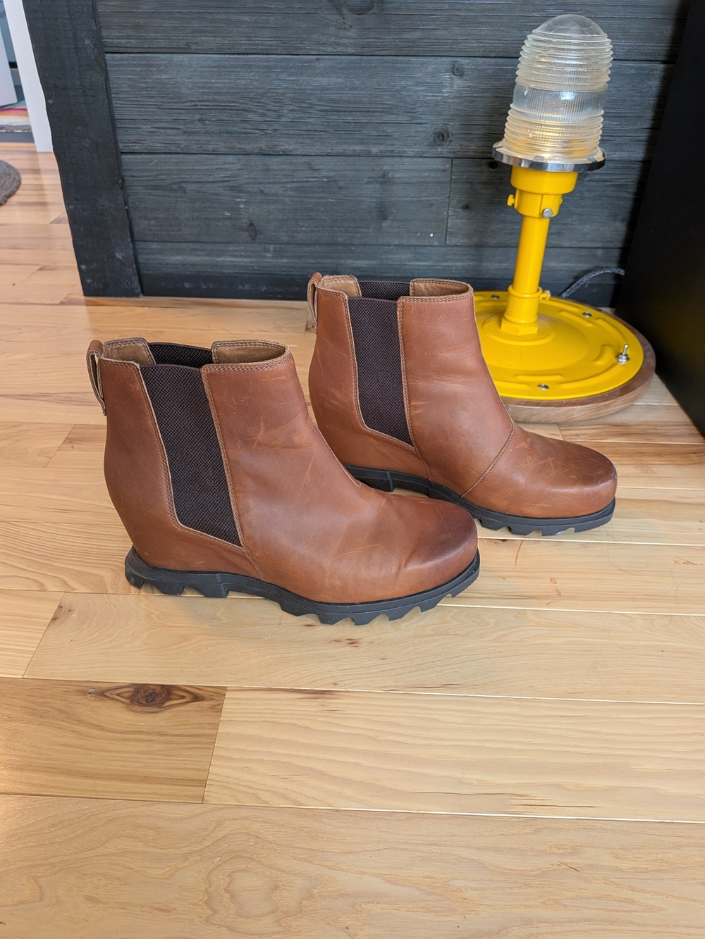 Sorel Joan of Arctic III Wedge Brown Leather Chelsea Booties with Lug Sole